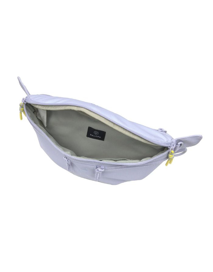 PALOPA Leckerlitasche Emma in Purple – funktionale Gassitasche mit abwaschbarem Leckerlifach, Reißverschlussfach & Kotbeutelspender. Tragbar als Crossbody oder Bauchtasche. Für Erwachsene.