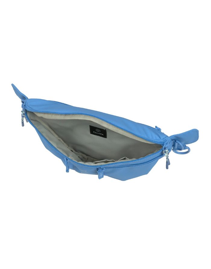Leckerlitasche Emma in Sky Blue – multifunktionale Bauchtasche für Hundebesitzer:innen mit Leckerlifach, Reißverschlussfach und Kotbeutelspender. Wasserabweisend, abwaschbar und nachhaltig gefertigt aus recyceltem Polyester.