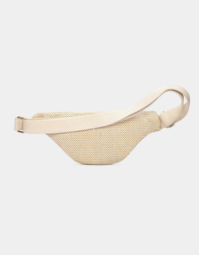 Hindbag Fanny Pack Olivia in Naturweiß Geflecht aus GOTS-zertifizierter Bio-Baumwolle mit verstellbarem Schultergurt. Rückseite
