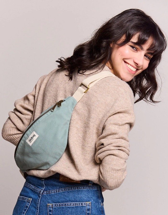 Hindbag Fanny Pack Olivia in Salbei aus GOTS-zertifizierter Bio-Baumwolle mit verstellbarem Schultergurt