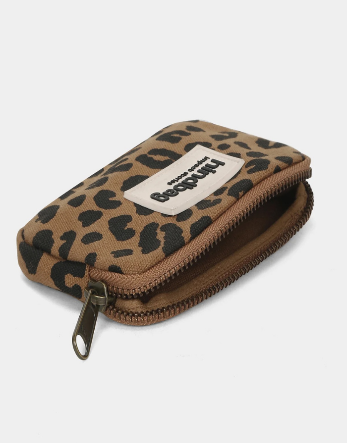 Hindbag Geldbeutel Lili Leo Cannelle aus GOTS-zertifizierter Bio-Baumwolle mit Leopardenmuster und Reißverschluss