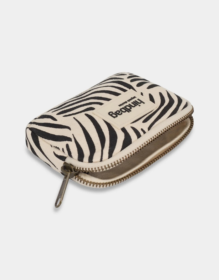  Hindbag Geldbeutel Lili Zebra Écru aus GOTS-zertifizierter Bio-Baumwolle mit Zebramuster und Reißverschluss. Details view