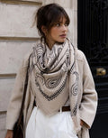 Lineta quadratisches Tuch mit Paisley-Muster in taupe aus 70 % Viskose und 30 % Wolle, 135 × 135 cm
