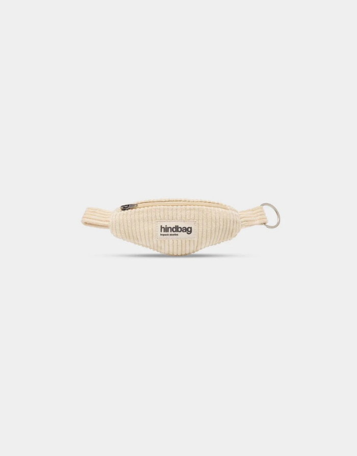 Schlüsselanhänger Côme von Hindbag in Beige – Detailansicht Cordstruktur aus GOTS-zertifizierter Bio-Baumwolle
