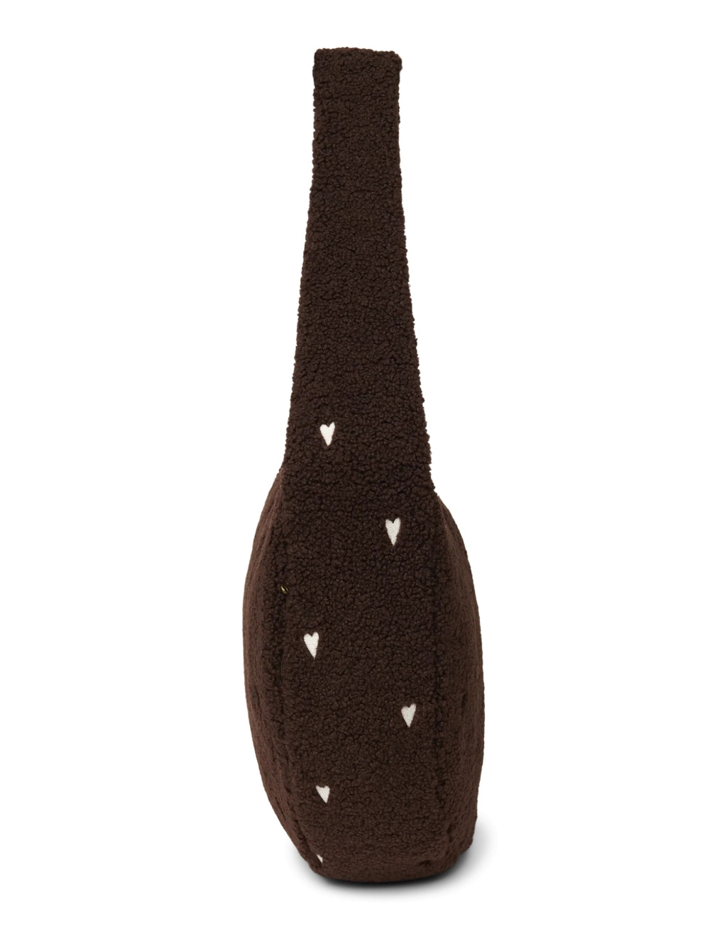 Schokoladenbraune Cross Body Umhängetasche Chocolate Teddy Hearts von Studio Noos aus weichem Teddy-Material und aufgestickten weißen Herzen mit Seitentaschen und Platz für einen 13-Zoll-Laptop.