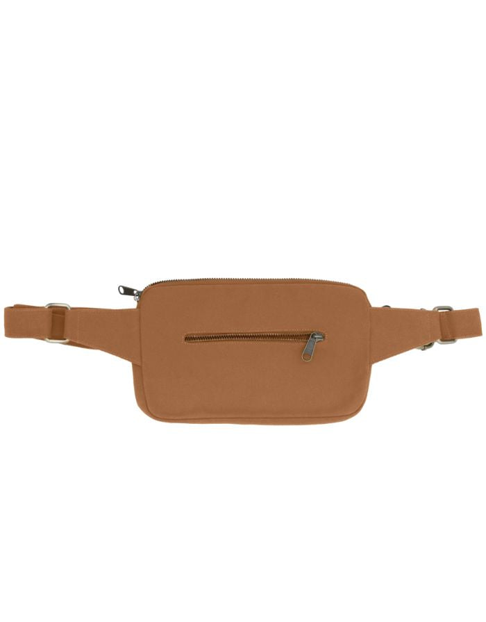 Fanny Pack Harry von Hindbag in der Farbe Cannelle – rechteckige Bauchtasche aus GOTS-zertifizierter Bio-Baumwolle mit zwei Reißverschlusstaschen und verstellbarem Gurt