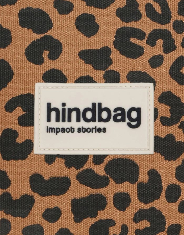 Fanny Pack Sasha L von Hindbag in der Farbe Leopard Cannelle – große Bauchtasche aus GOTS-zertifizierter Bio-Baumwolle mit Reißverschlussfächern und verstellbarem Schultergurt