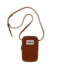 Handy-Umhängetasche Bill von Hindbag in Chocolate – kompakte Smartphone-Tasche aus robuster Bio-Baumwolle mit verstellbarem Schultergurt und praktischem Rückfach.