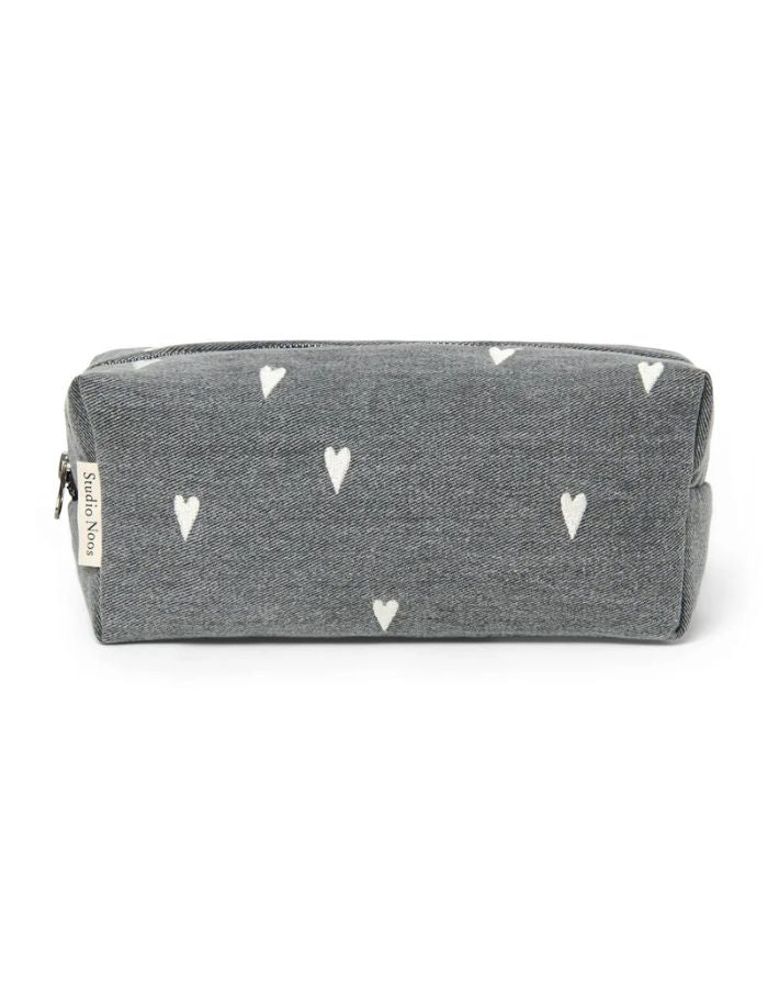 Studio Noos Denim Grey Pouch – vielseitige Kosmetiktasche und Windeltasche aus 100% Baumwolle, praktische Aufbewahrungstasche in Grau, Maße 9x24x9 cm.