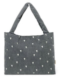 Studio Noos Mom Bag Denim Grey Hearts – große Alltagstasche aus 100 % Baumwolle, geräumige Schultertasche und Wickeltasche mit Herzen-Design, Maße 58x42 cm.