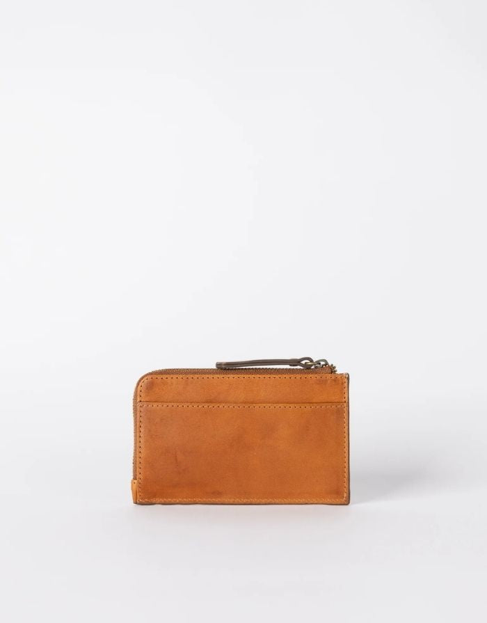 O MY BAG Coin Purse Lola Cognac – kompaktes Portemonnaie aus Classic Leather mit Kartenfächern und Reißverschluss.