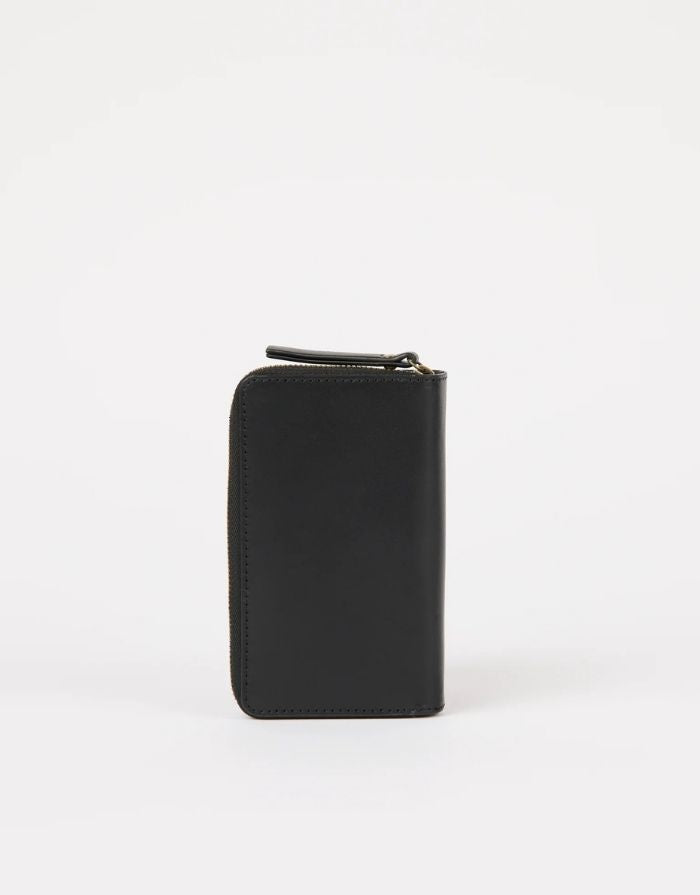 O MY BAG Jett Wallet Classic Leather Black – elegantes Portemonnaie mit Kartenfächern, Münzfach und Druckknopf.