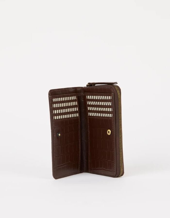  O MY BAG Jett Wallet Croco Chocolate – kompaktes Portemonnaie mit Croco-Prägung, Münzfach und Kartenfächern.