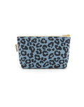Kosmetiktasche Sofia von Rose in April als Freisteller in Blau mit Leo Muster