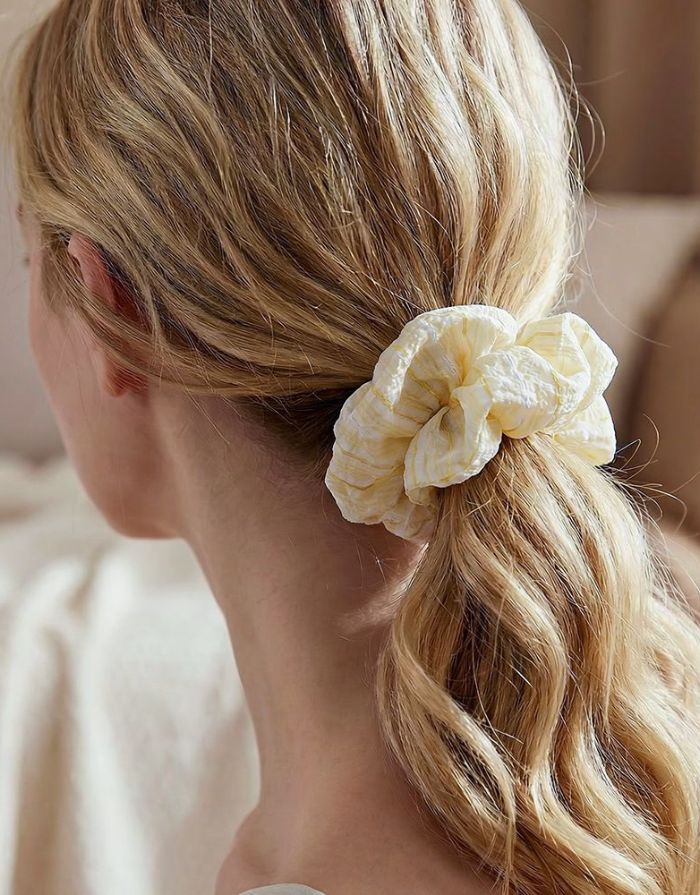 Pastellfarbenes elastisches Scrunchie in Gelb