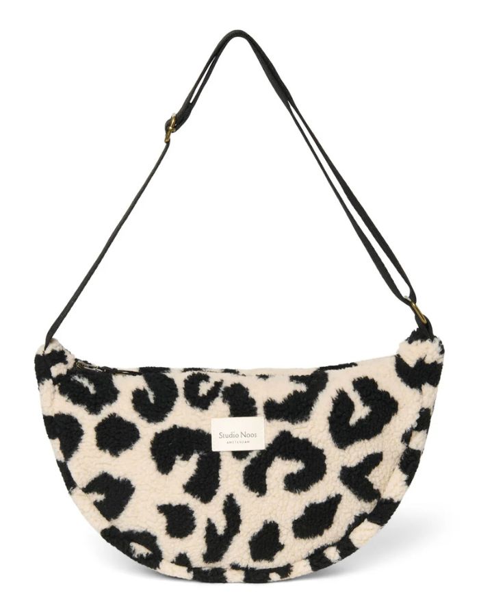 Bauchtasche aus Teddy Fell mit Leo Muster in Schwarz und Beige von Studio Noos