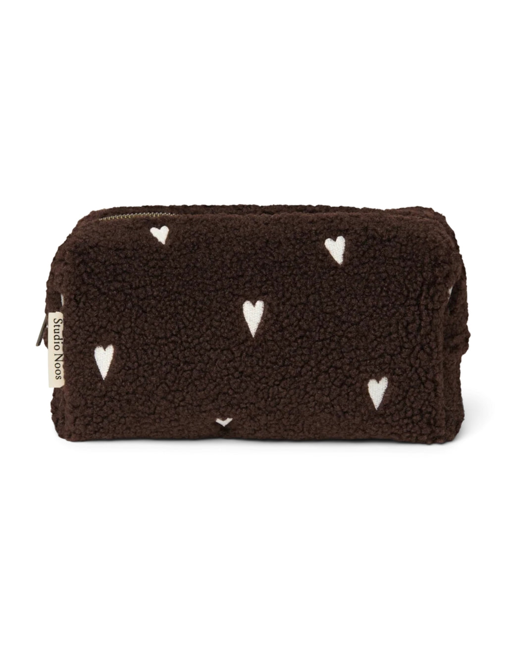 Schokoladenbraunes Täschchen Chocolate Teddy Hearts von Studio Noos aus weichem Teddy-Material mit gestickten Herzen zur Aufbewahrung kleiner Essentials.