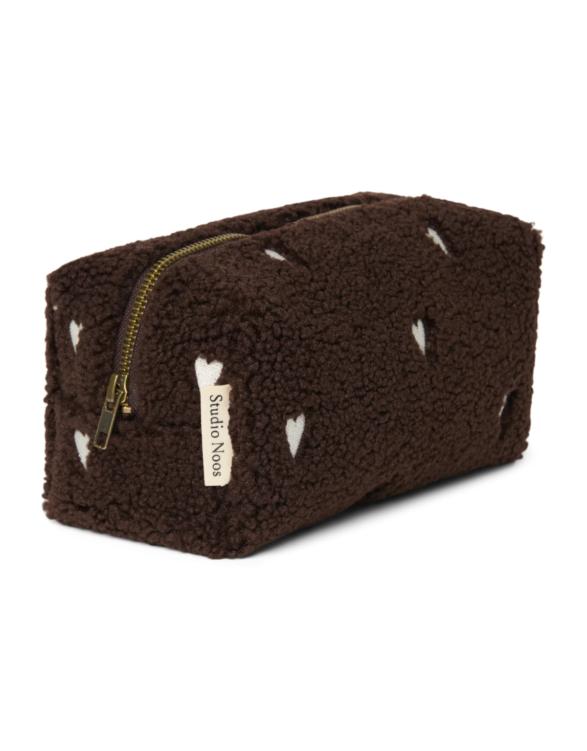 Schokoladenbraunes Täschchen Chocolate Teddy Hearts von Studio Noos aus weichem Teddy-Material mit gestickten Herzen zur Aufbewahrung kleiner Essentials.