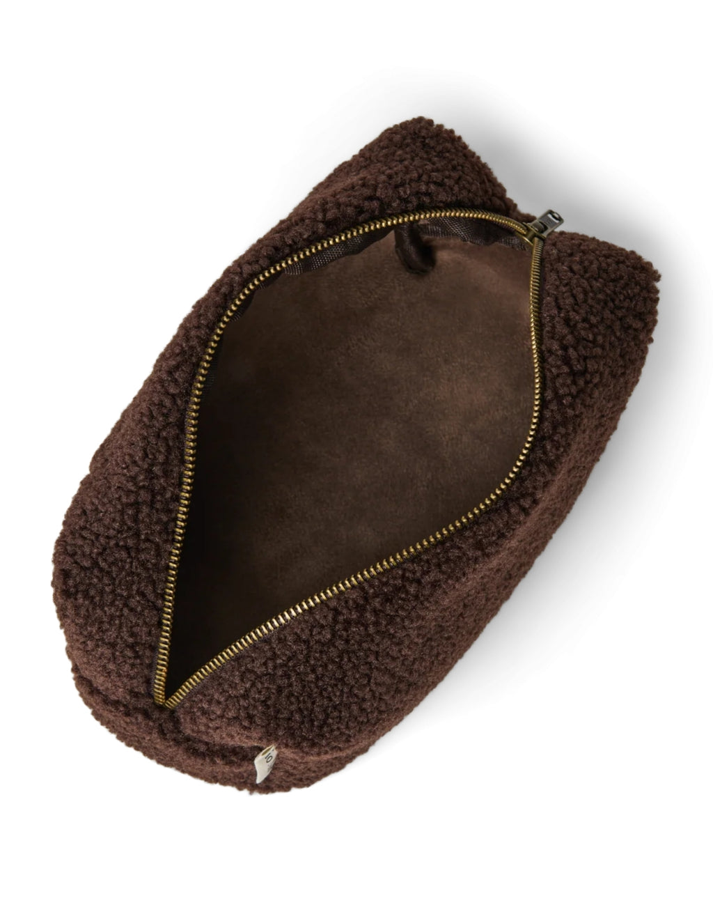 Schokoladenbraunes Täschchen Chocolate Teddy von Studio Noos aus weichem Teddy-Material zur praktischen Aufbewahrung kleiner Essentials, geöffnet