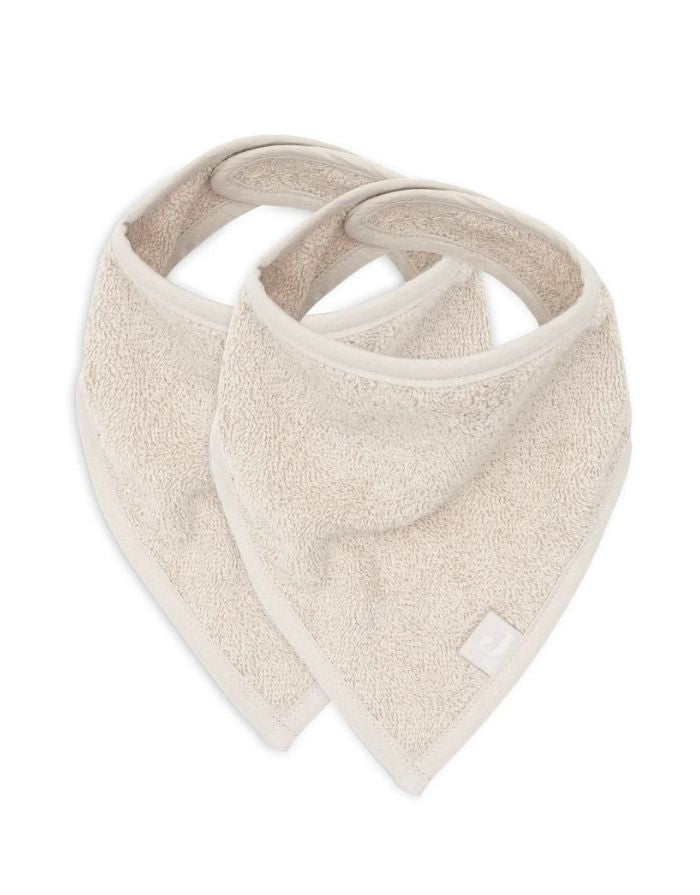 Jollein Bandana Lätzchen 2er Set aus weichem Frottee in der Farbe Nougat.