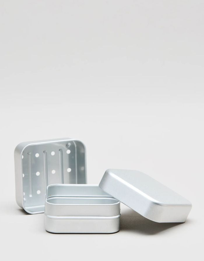  Nordal Reisebehälter aus Aluminium für feste Seifen und Shampoo-Bars mit herausnehmbarer Seifenablage.