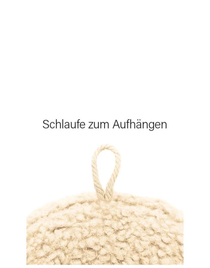 Buchstabenkissen &-Zeichen von Mea Lini in Wollweiß, kuscheliges Dekokissen für Kinderzimmer und Geschenke, ca. 24 x 27 cm