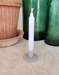 Schlichter Kerzenhalter in der Farbe Beige für Kerzen mit 1,3cm Durchmesser von Madleys