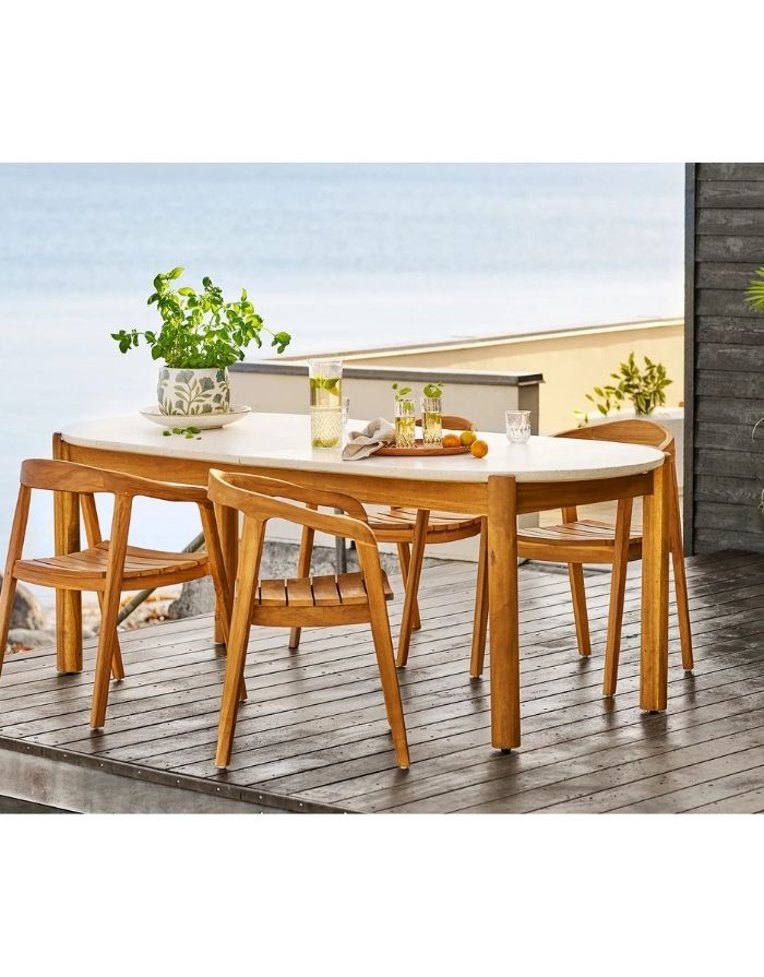 House Nordic Tablett aus Akazienholz, organische Form, 28 x 39 x 2,5 cm.