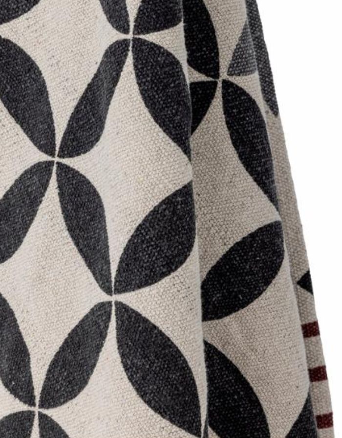 Bloomingville Decke Forma Natur aus recycelter Baumwolle mit floralem Muster, Streifenrückseite und Quasten an den Ecken