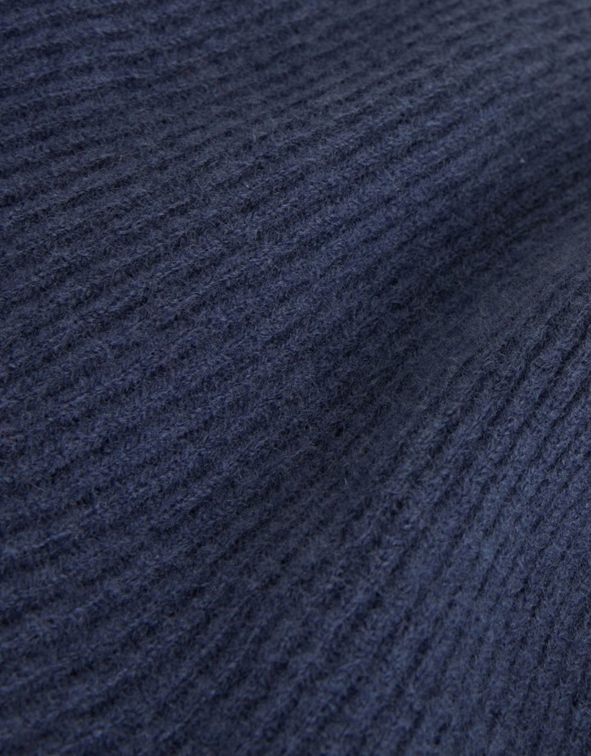 Blau melierter Schal Lowee von MSCH Copenhagen in Mood Indigo aus 100 % RWS-zertifizierter Merinowolle.