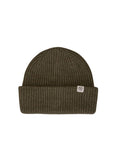 Oliv melierte Beanie Galine Rachelle von MSCH Copenhagen in Kalamata Melange aus weichem doppellagigem Rippstrick mit kleinem MSCH Icon-Patch.