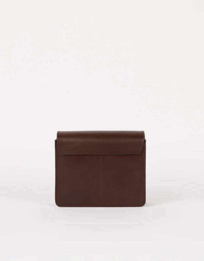 O MY BAG Audrey Mini Classic Leather Chocolate – kleine Ledertasche mit zwei Tragegurten und Magnetverschluss.