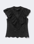 Schwarze ärmellose Frill Bluse von Gina Tricot mit hohem Kragen, Rüschen, Stickereien und figurbetonter Passform als Freisteller von vorne