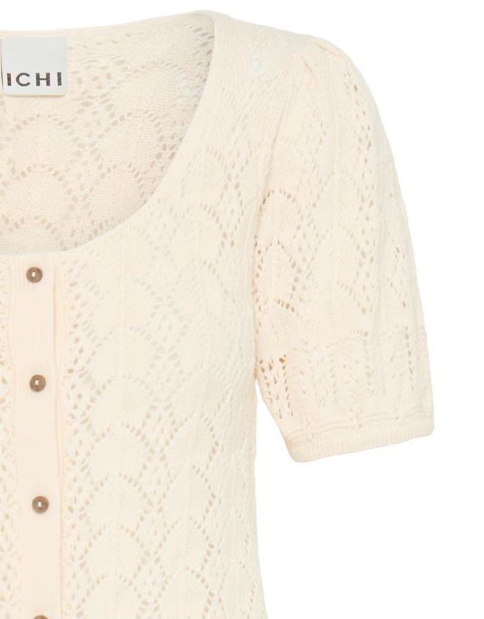 ICHI Cardigan Ihdaffie Birch White aus Baumwolle mit Lochstrick, Knopfleiste und gewelltem Saum.