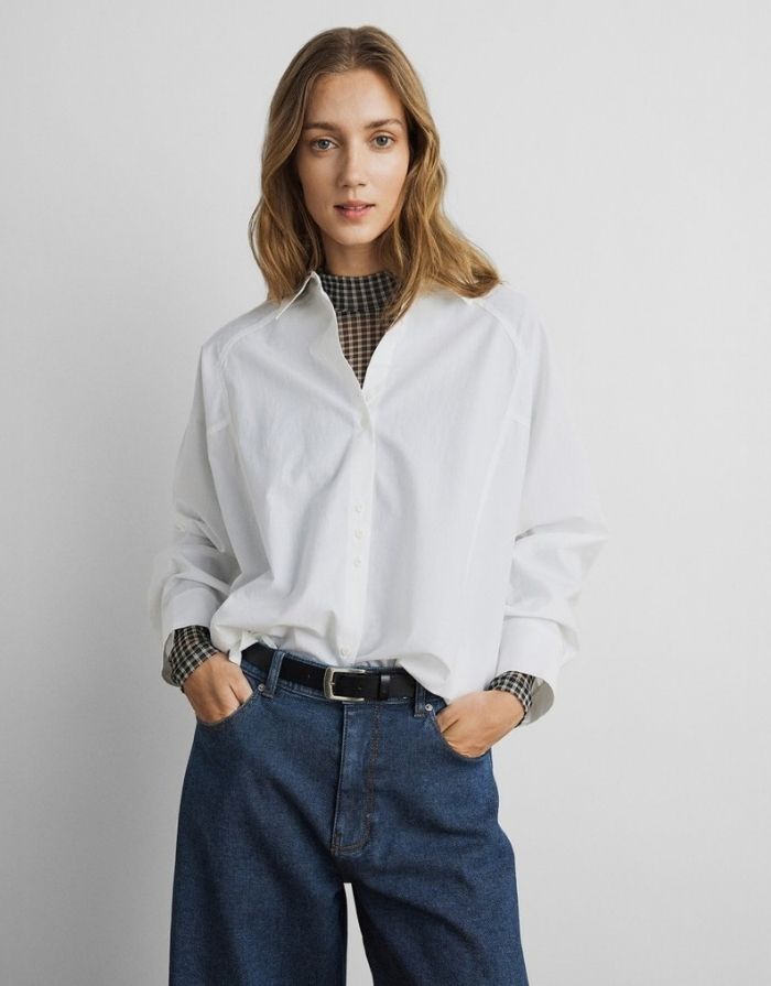 Weiße Bluse Susana Selmina von MSCH Copenhagen in Bright White mit Hemdkragen, langen Ärmeln, Knopfleiste und Kontrastpaspeln.