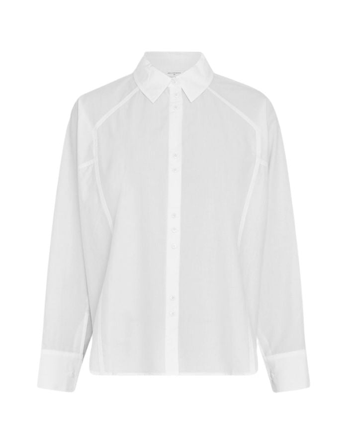 Weiße Bluse Susana Selmina von MSCH Copenhagen in Bright White mit Hemdkragen, langen Ärmeln, Knopfleiste und Kontrastpaspeln.