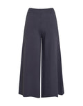 Blaue Arisha Thamira Highwaist Skirt Hose von MSCH Copenhagen mit weiter, rockähnlicher Silhouette, hohem elastischem Bund und weicher Feinstrickqualität als Freisteller von vorne