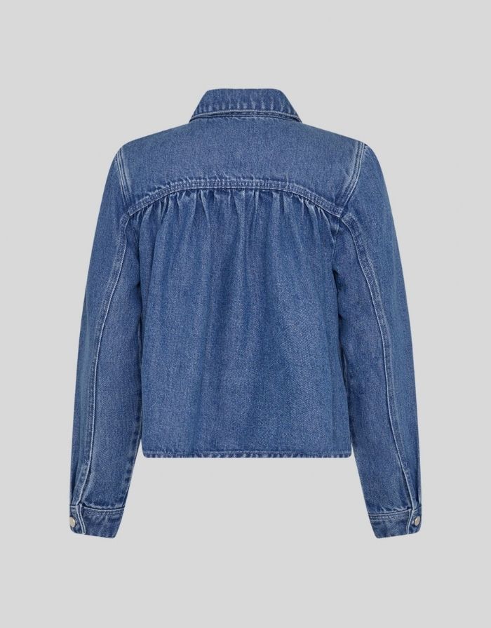  Ago Rue Jeans Shirt von MSCH Copenhagen in Mid Blue Wash mit klassischem Denim-Look und durchgehender Knopfleiste als Freisteller von hinten