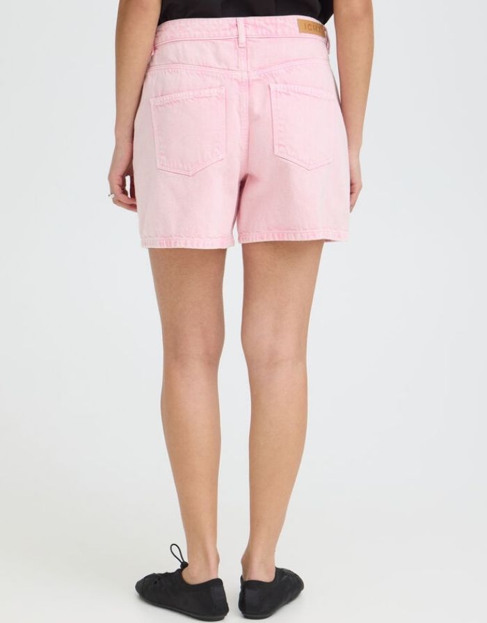  ICHI Shorts Ihavena Cameo Pink mit hoher Taille und verwaschenem Denim-Look.