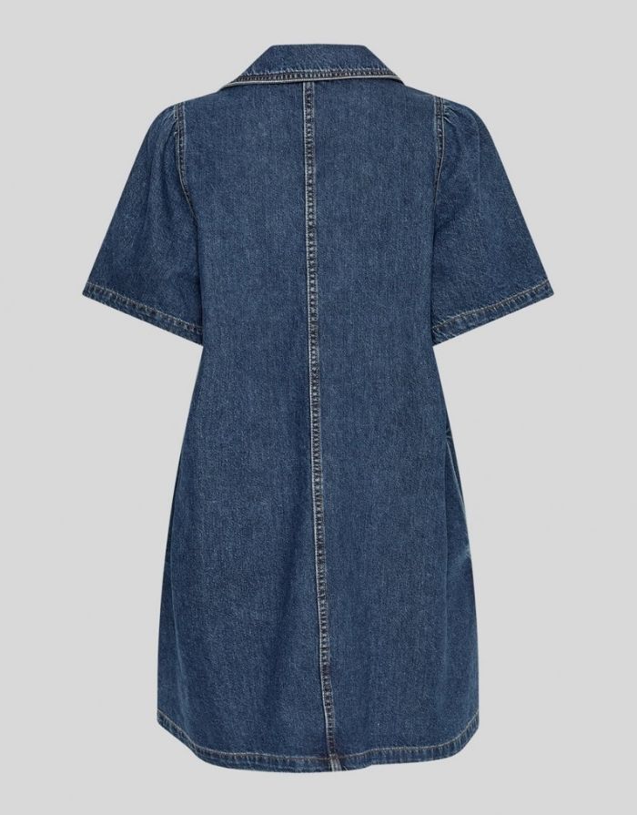 Jeanskleid Manna Alena von MSCH Copenhagen in Mid Blue Wash mit 2/4-Ärmeln und lässiger Denim-Optik.
