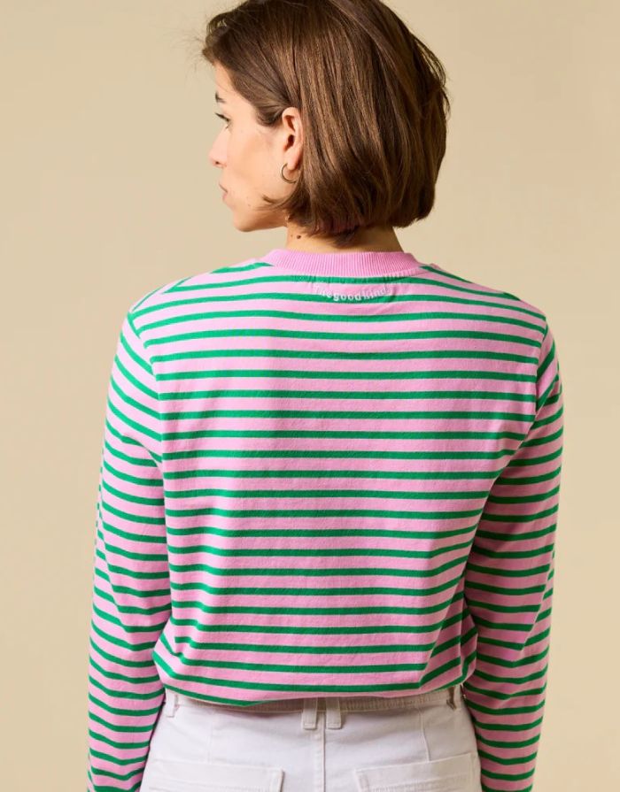 Popeia Langarmshirt aus Bio-Baumwolle in Pink und Grün gestreift mit relaxed Fit und „Kindness“-Detail im Nacken.