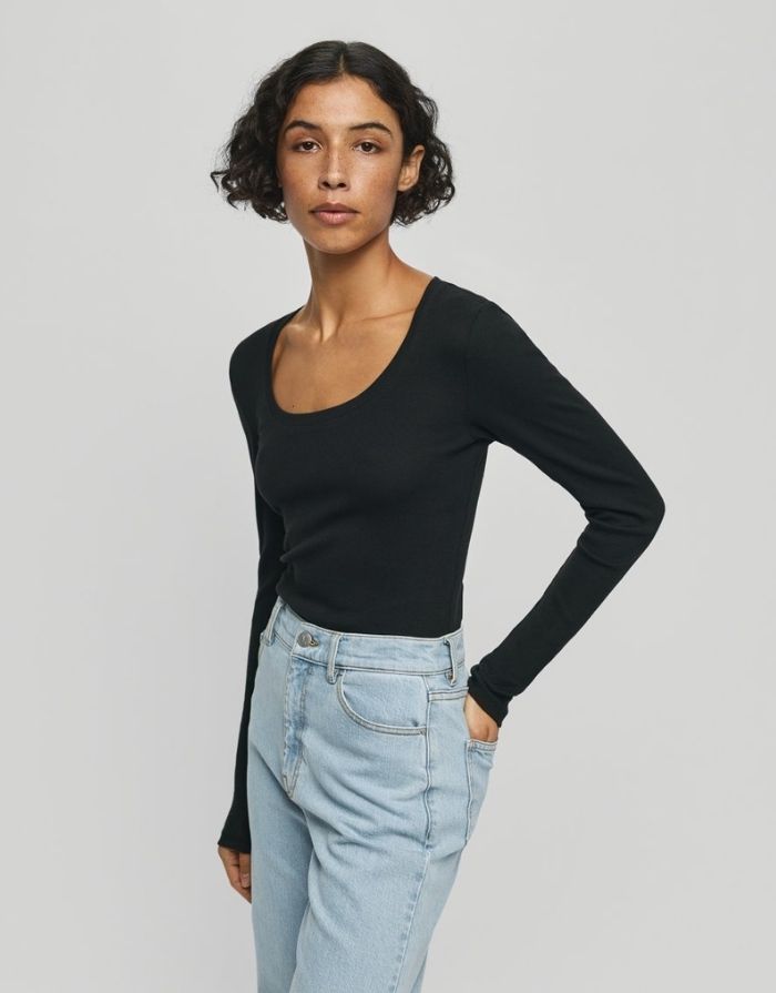 MSCH Copenhagen Barrel Jeans Kobane Tua Light Blue Wash mit High Waist und leicht barrel-förmigem Bein.