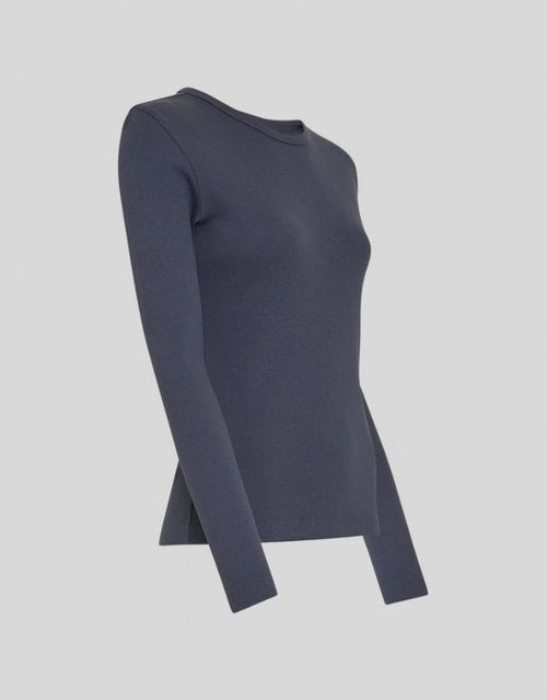 Blaues Langarmshirt Kickie Rasmia von MSCH Copenhagen in India Ink mit feiner Rippstruktur, Rundhalsausschnitt und körpernaher Passform.