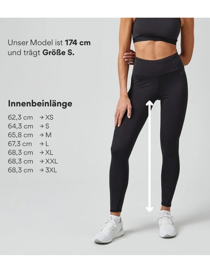 High-Waist-Leggings von SNOCKS mit hohem Bund aus flexiblem, blickdichtem Material mit recyceltem Polyester mit Maßangaben neben Model