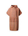 Naram Poncho von Bongusta in Camel & Ultramarin – unisex Poncho aus 100 % Bio-Baumwolle mit Kapuze, Fronttasche und oversized Passform.