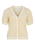 VILA Short Cardigan Vichaya Cloud Dancer Yarrow aus Bio-Baumwolle mit V-Ausschnitt und Knopfleiste.