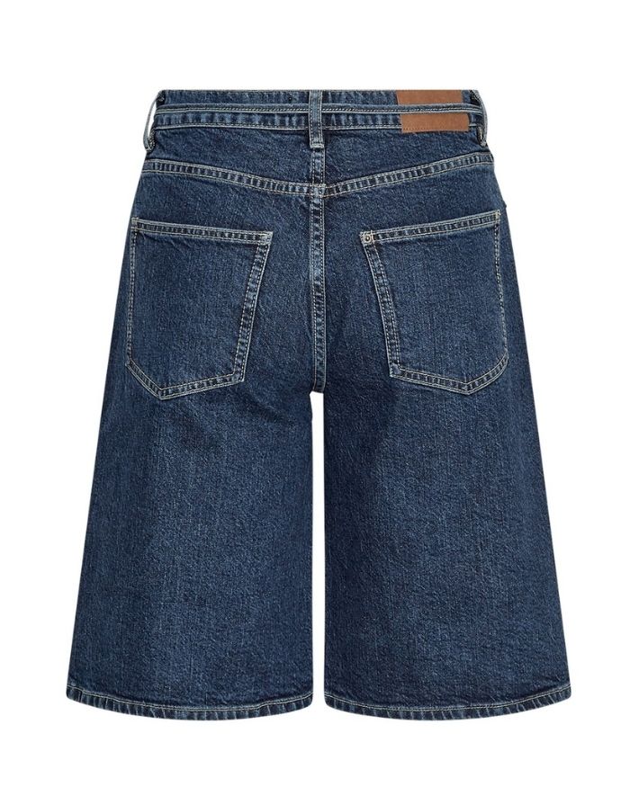  MSCH Copenhagen Denim Shorts Elide Ada Dark Blue Wash in Bermudalänge mit geradem Bein und Five-Pocket-Design.