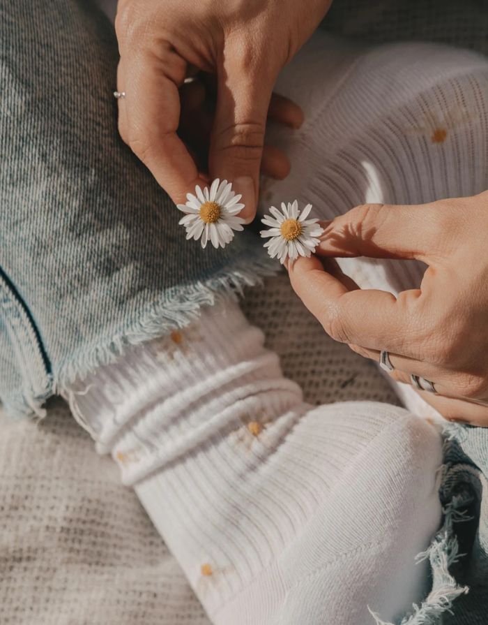 Eulenschnitt Socken Daisys mit Gänseblümchen Muster, Baumwollsocken mit verstärkter Ferse und Zehenbereich, OEKO-TEX zertifiziert
