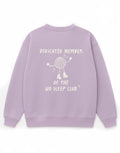 No Sleep Club Sweater Flieder von Liliput – Vorderseite mit tanzendem Sternchen