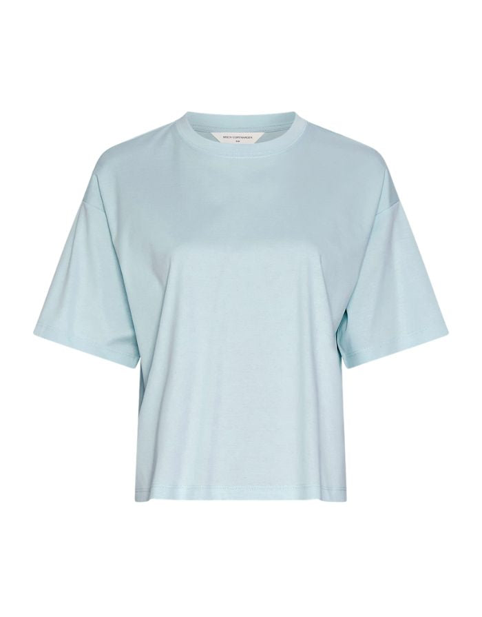 MSCH Copenhagen T-Shirt Moa Melea Summer Song in Hellblau mit cropped Schnitt aus Bio-Baumwolle.